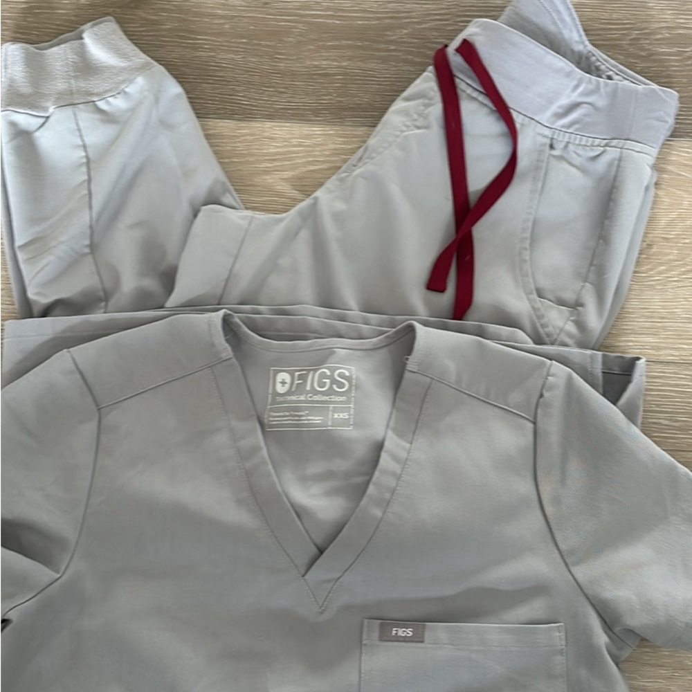 Figs scrubs